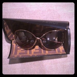Used FENDI sunglasses 🕶